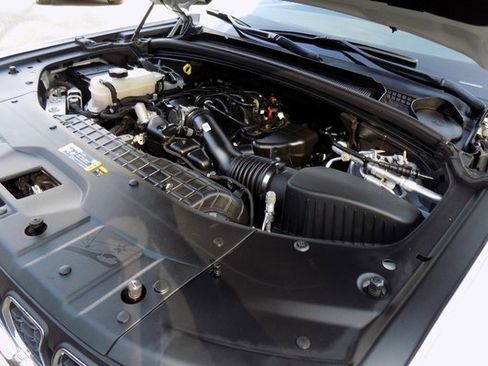 Certified 2024 Jeep Grand Cherokee Laredo w/ MOPAR Finishing Package image 33