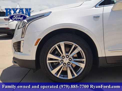 Used 2023 Cadillac XT5 Premium Luxury w/ Technology Package FWD image 5