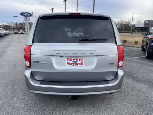 Used 2019 Dodge Grand Caravan SXT image 5