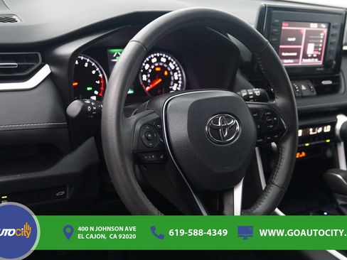 Used 2022 Toyota RAV4 XLE Premium FWD image 19