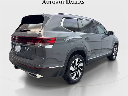 Used 2025 Volkswagen Atlas SEL AWD/4WD image 6