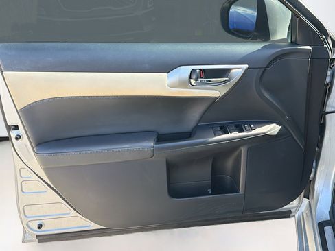 Used 2015 Lexus CT 200h image 20