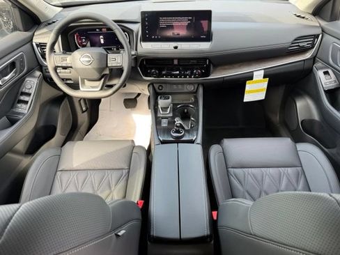 New 2026 Nissan Rogue Platinum AWD/4WD image 25