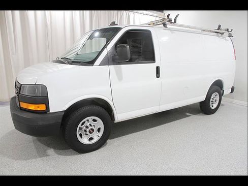 Used 2020 GMC Savana 2500 w/ Driver Convenience Package RWD image 3