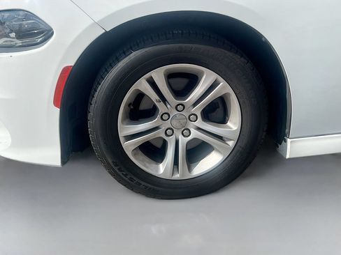 Used 2021 Dodge Charger SXT w/ Leather Interior Group RWD image 30
