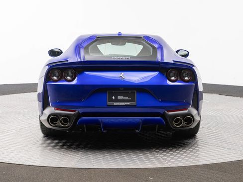 Used 2020 Ferrari 812 Superfast RWD image 8