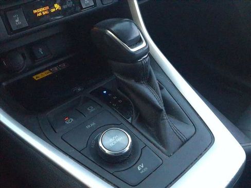 Certified 2022 Toyota RAV4 XSE image 14