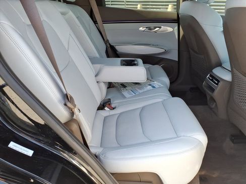 Certified 2026 Genesis GV70 2.5T Advanced image 14