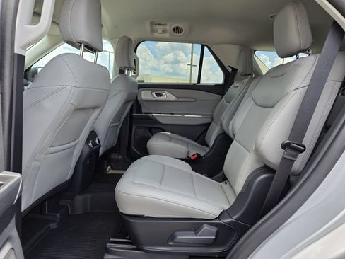 Certified 2026 Ford Explorer Active w/ Active Comfort Package RWD image 19