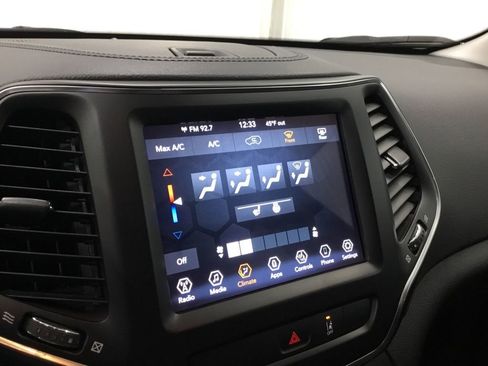 Used 2022 Jeep Cherokee Latitude w/ Trailer Tow Group image 20