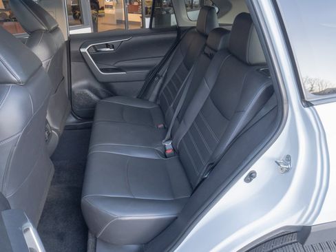 Used 2020 Toyota RAV4 XLE Premium image 17