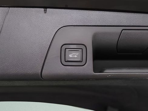 Used 2023 Buick Envision Essence image 39