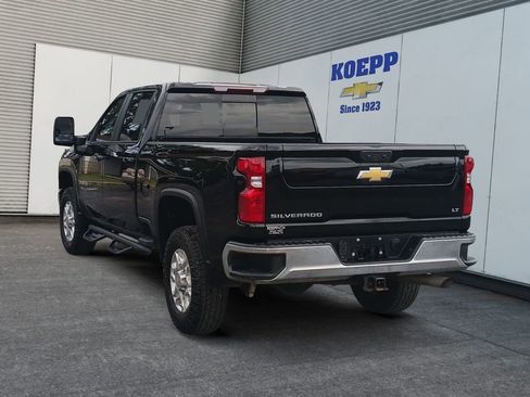 Used 2024 Chevrolet Silverado 2500 LT w/ Convenience Package AWD/4WD image 3