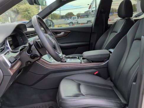Certified 2022 Audi Q8 Premium Plus w/ Premium Plus Package image 17