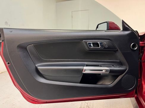 Used 2017 Ford Mustang GT RWD image 14