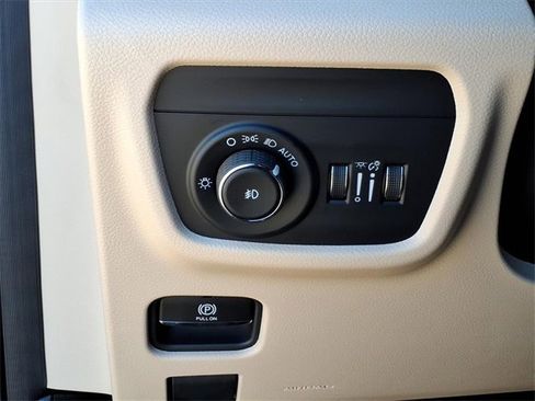 New 2025 Jeep Grand Cherokee L Limited w/ Luxury Tech Group II image 25