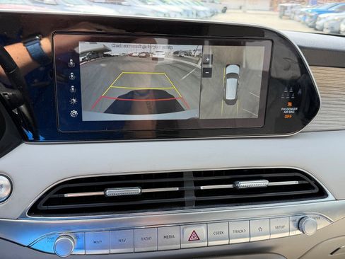 Used 2022 Hyundai Palisade Calligraphy w/ Winter Package image 11
