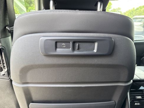 Used 2022 BMW X5 sDrive40i w/ Premium Package image 11