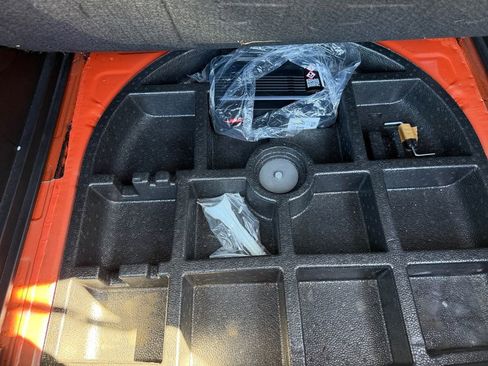 Certified 2021 Jeep Renegade Latitude w/ Sun & Sound Group AWD/4WD image 20