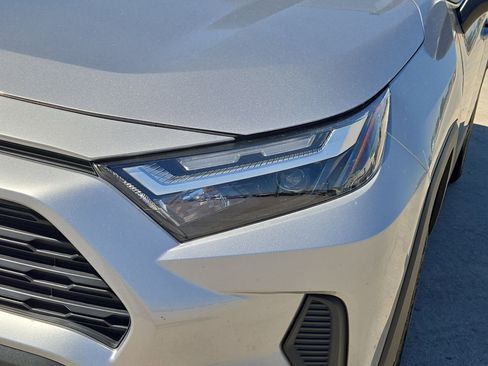 Used 2022 Toyota RAV4 XLE image 10