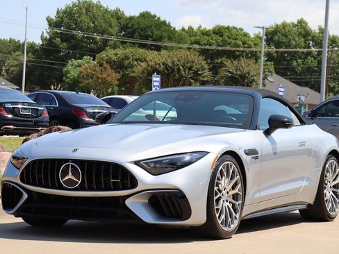 Used 2022 Mercedes-Benz SL 63 AMG Roadster image 4