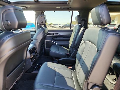 New 2025 Jeep Wagoneer L Series II w/ Convenience Group I AWD/4WD image 10