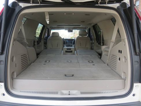 Used 2015 Cadillac Escalade Luxury AWD/4WD image 28