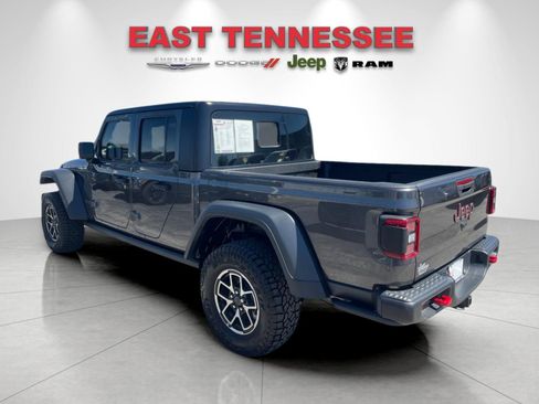 Used 2025 Jeep Gladiator Rubicon AWD/4WD image 5