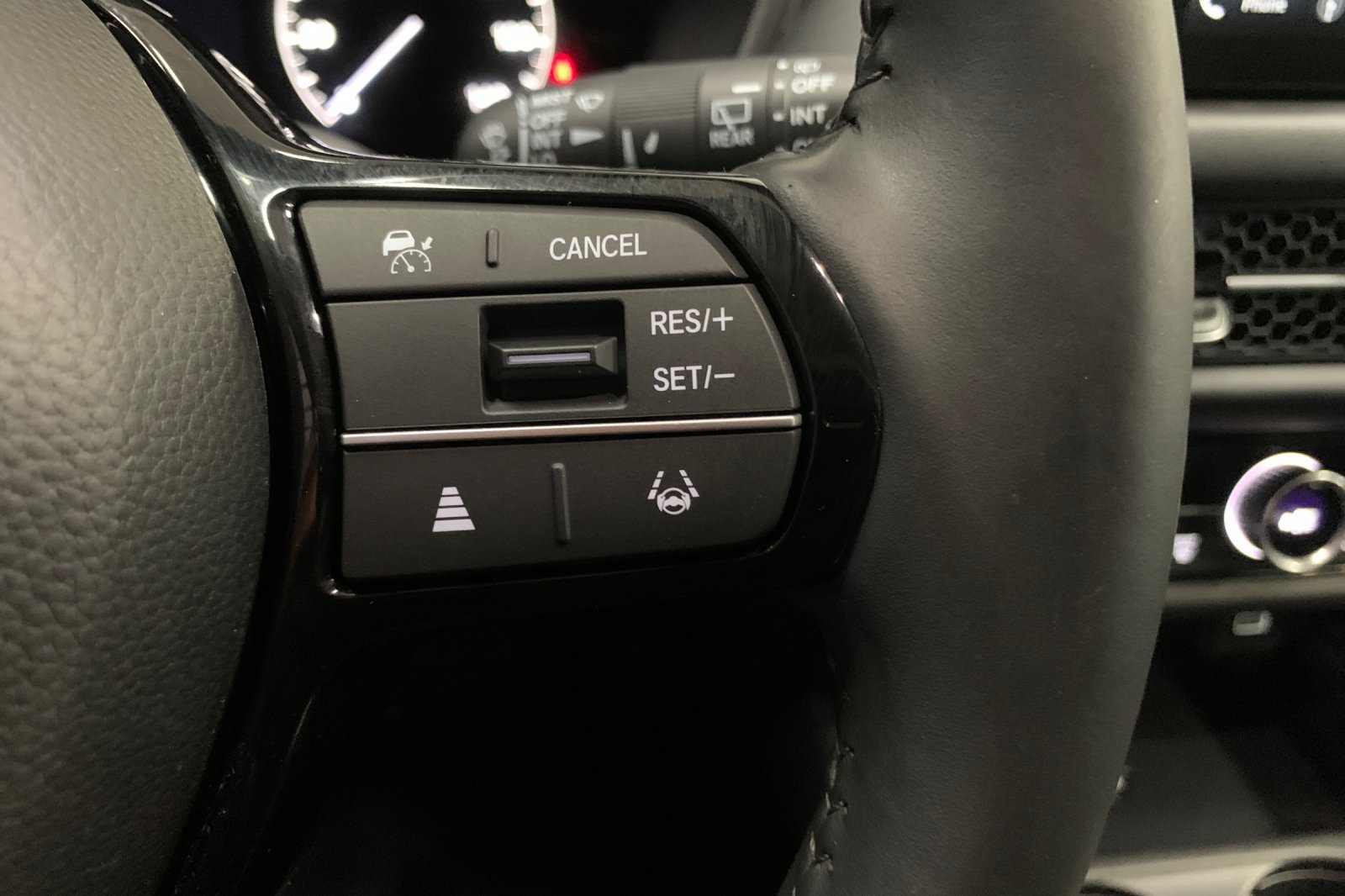 Used 2024 Honda HR-V EX-L image 30
