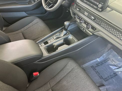 Used 2023 Honda Accord EX image 32