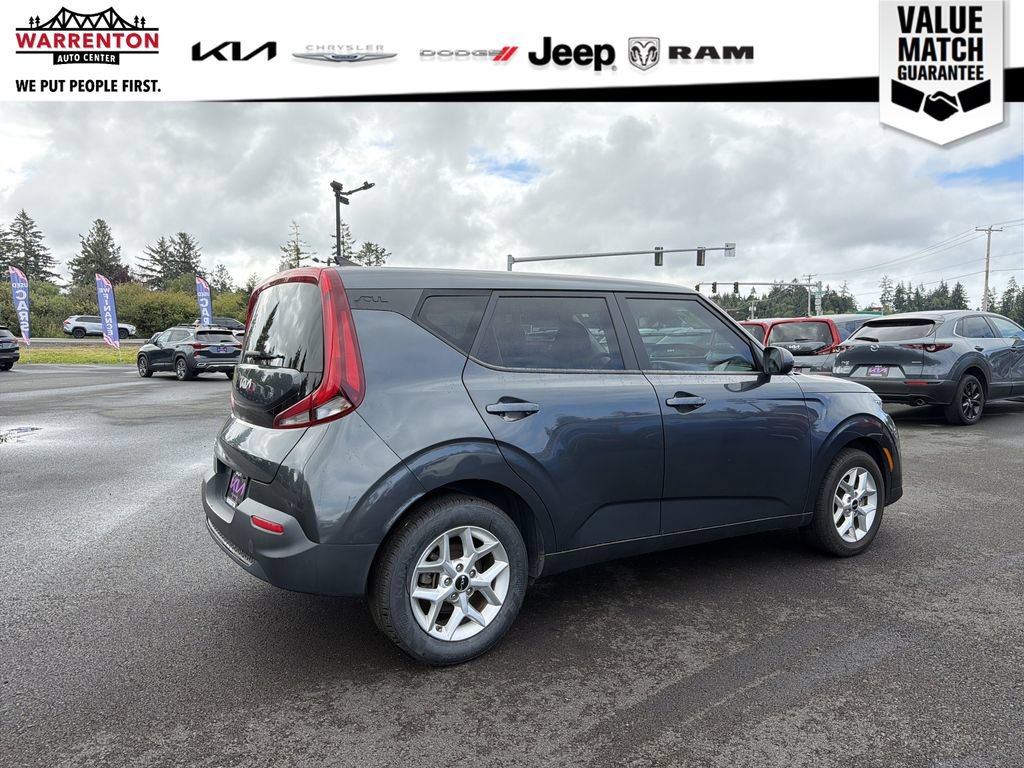 Used 2022 Kia Soul LX w/ Technology Package FWD image 7