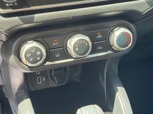 Used 2020 Nissan Versa S FWD image 16