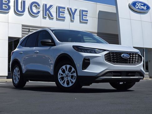 Used 2025 Ford Escape Active FWD image 2