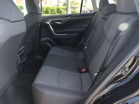 Used 2022 Toyota RAV4 XLE image 31