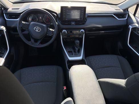 Used 2021 Toyota RAV4 XLE image 4