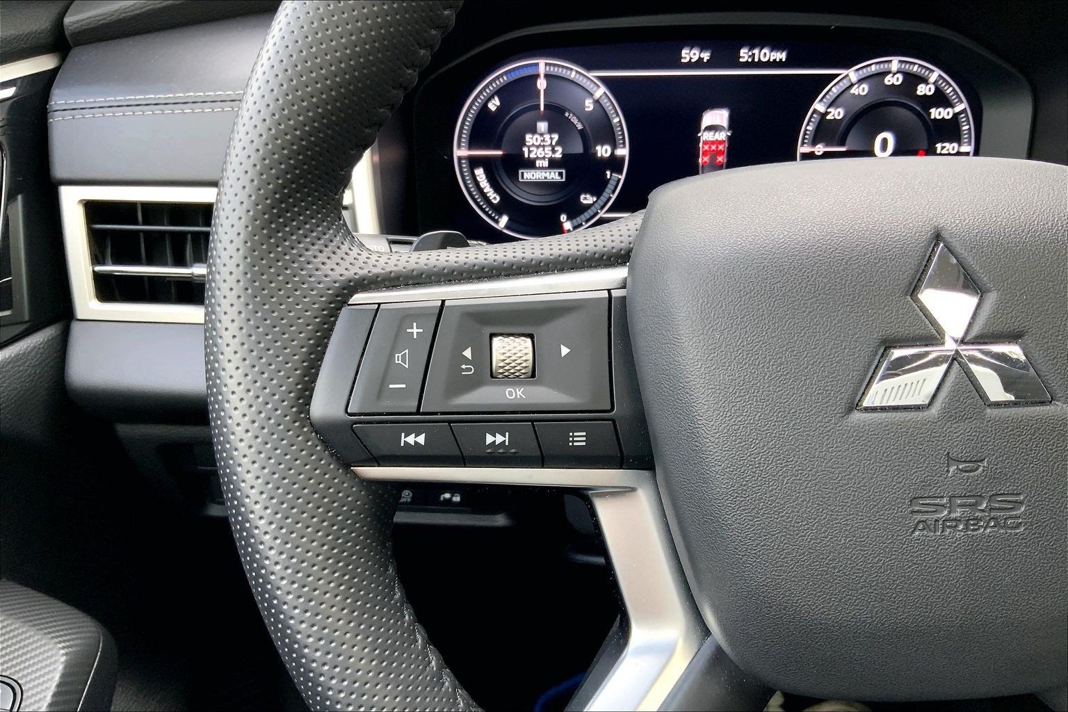Used 2025 Mitsubishi Outlander 4WD Plug-In Hybrid image 20