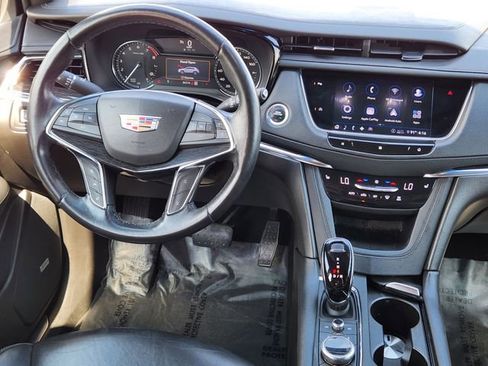 Used 2020 Cadillac XT5 Premium Luxury AWD/4WD image 29