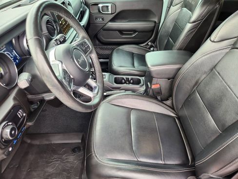 Used 2023 Jeep Wrangler Unlimited Sahara w/ Cold Weather Group image 4