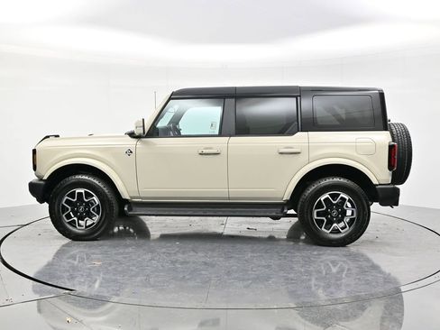 Used 2025 Ford Bronco Outer Banks image 8