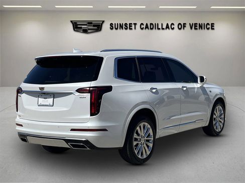 Used 2020 Cadillac XT6 Premium Luxury AWD/4WD image 3