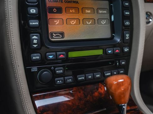 Used 2006 Jaguar XJ Vanden Plas RWD image 57