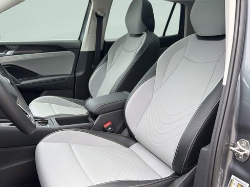 New 2026 Volkswagen Tiguan SE FWD image 28