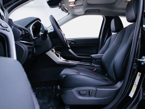 Used 2024 Mitsubishi Eclipse Cross SE image 3