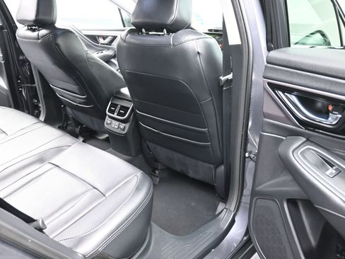 Used 2025 Subaru Outback Limited image 26