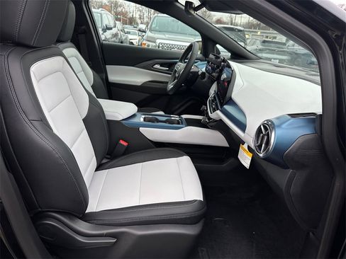 New 2026 Chevrolet Equinox EV LT image 26