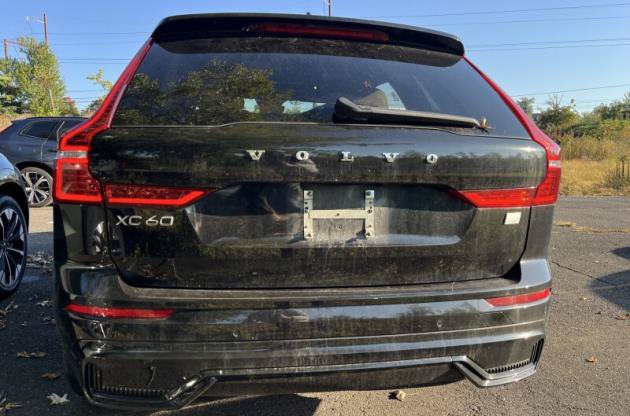 Used 2024 Volvo XC60 T8 Ultimate w/ Climate Package AWD/4WD image 5