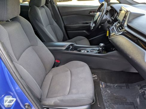 Used 2018 Toyota C-HR XLE FWD image 27