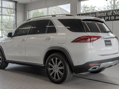 Used 2025 Mercedes-Benz GLE 450e 4MATIC w/ Driver Assistance Package image 12
