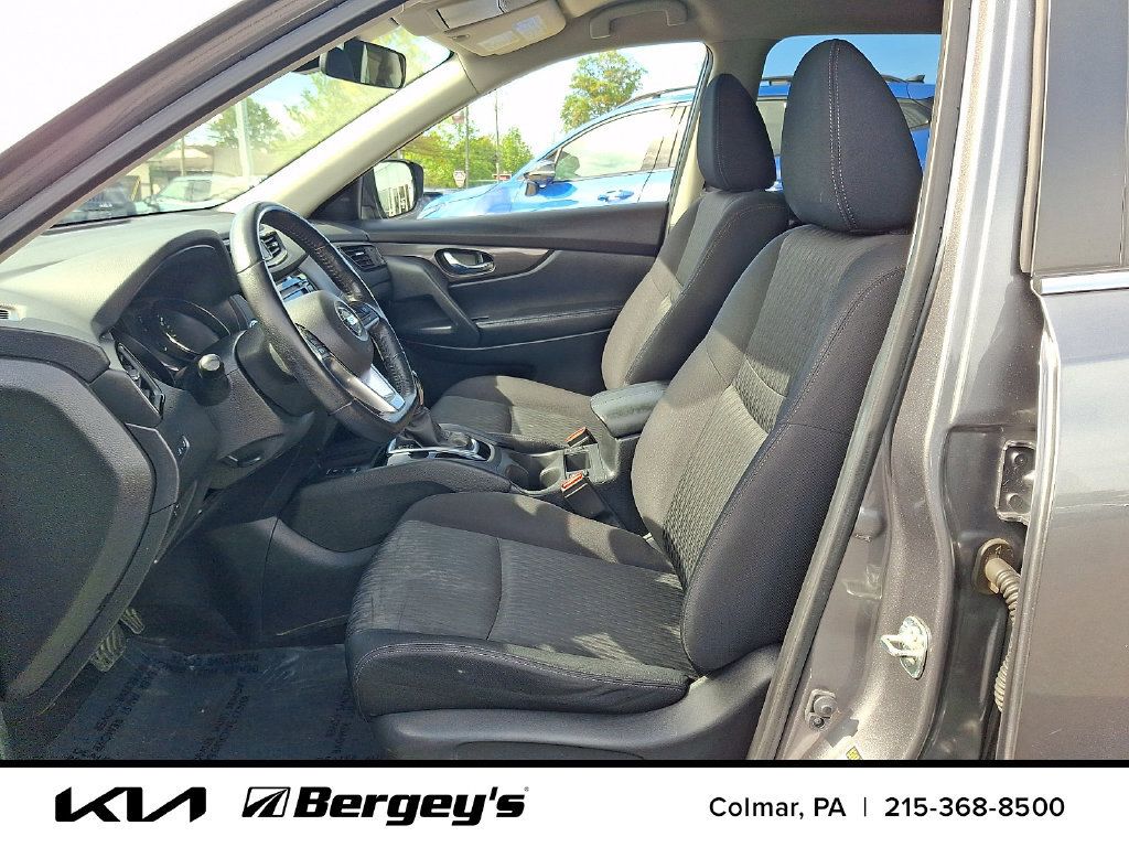 Used 2019 Nissan Rogue SV w/ Premium Package AWD/4WD image 15