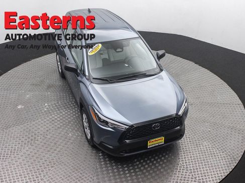 Used 2025 Toyota Corolla Cross L FWD image 3